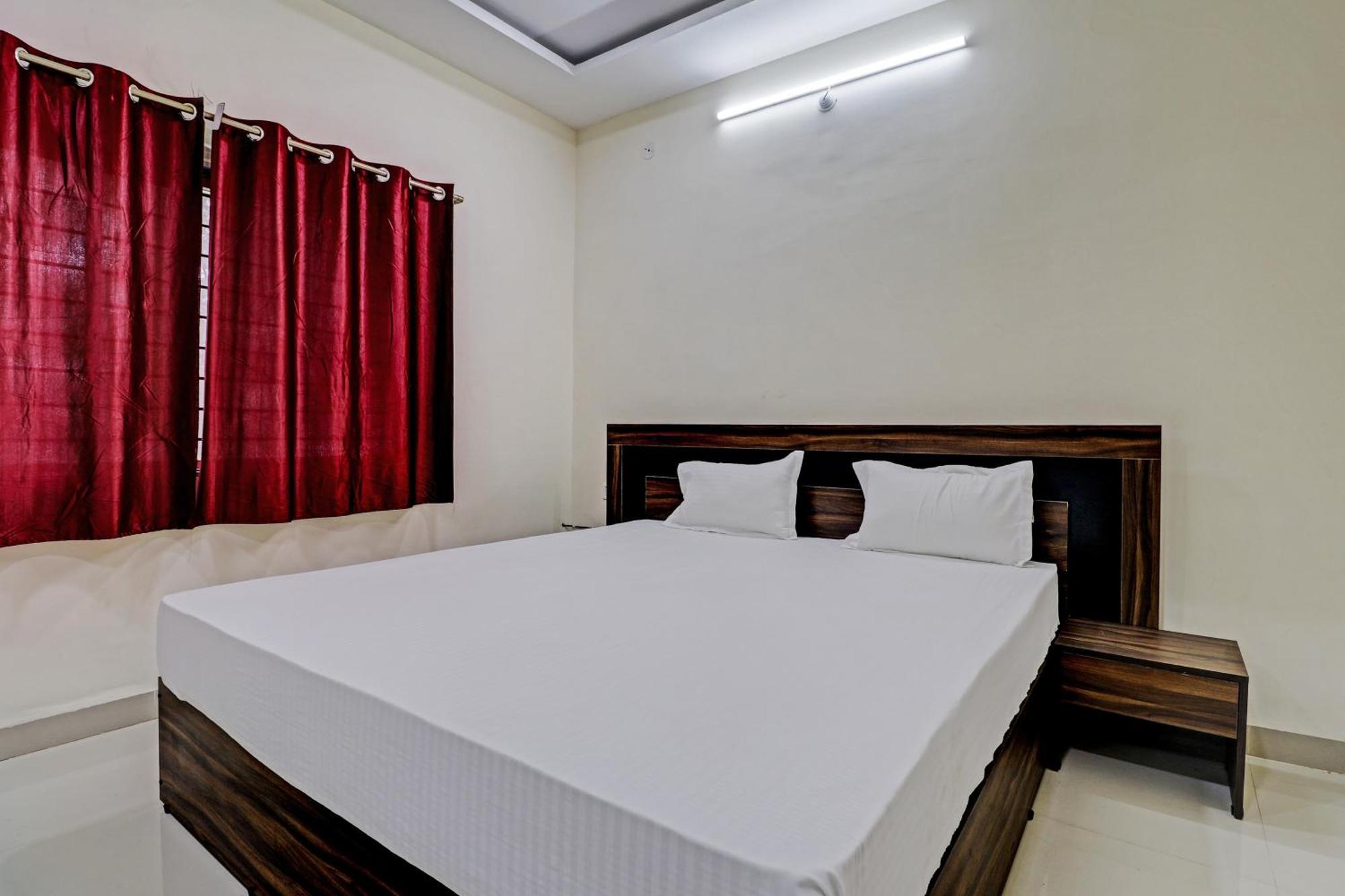 Super Hotel O Midway Treat Dhār المظهر الخارجي الصورة