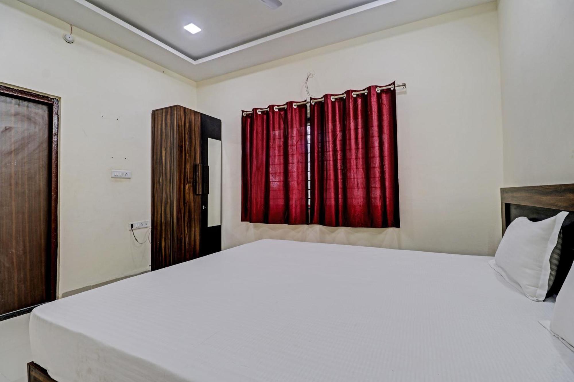 Super Hotel O Midway Treat Dhār المظهر الخارجي الصورة