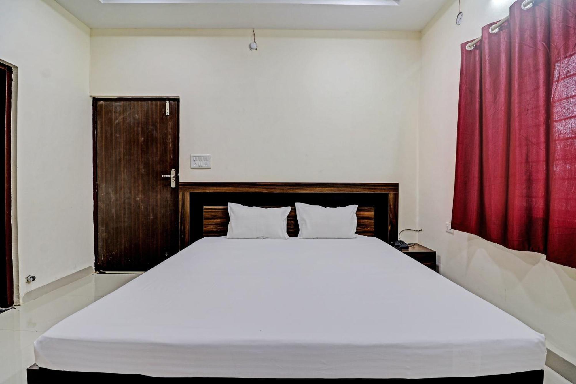 Super Hotel O Midway Treat Dhār المظهر الخارجي الصورة