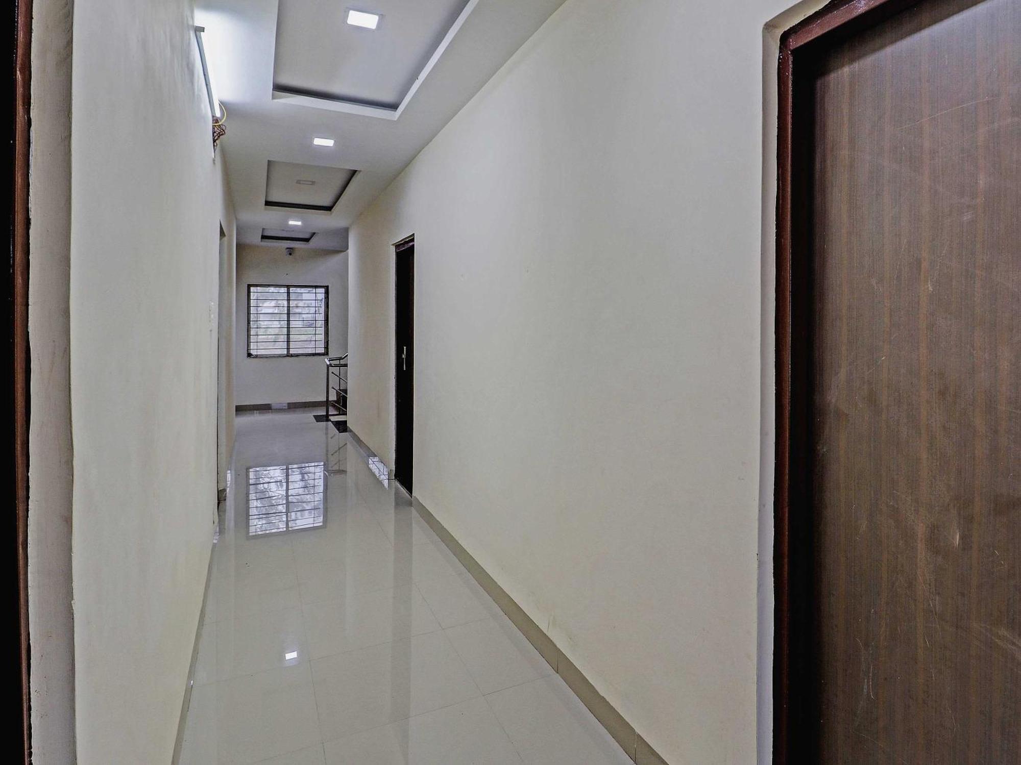 Super Hotel O Midway Treat Dhār المظهر الخارجي الصورة