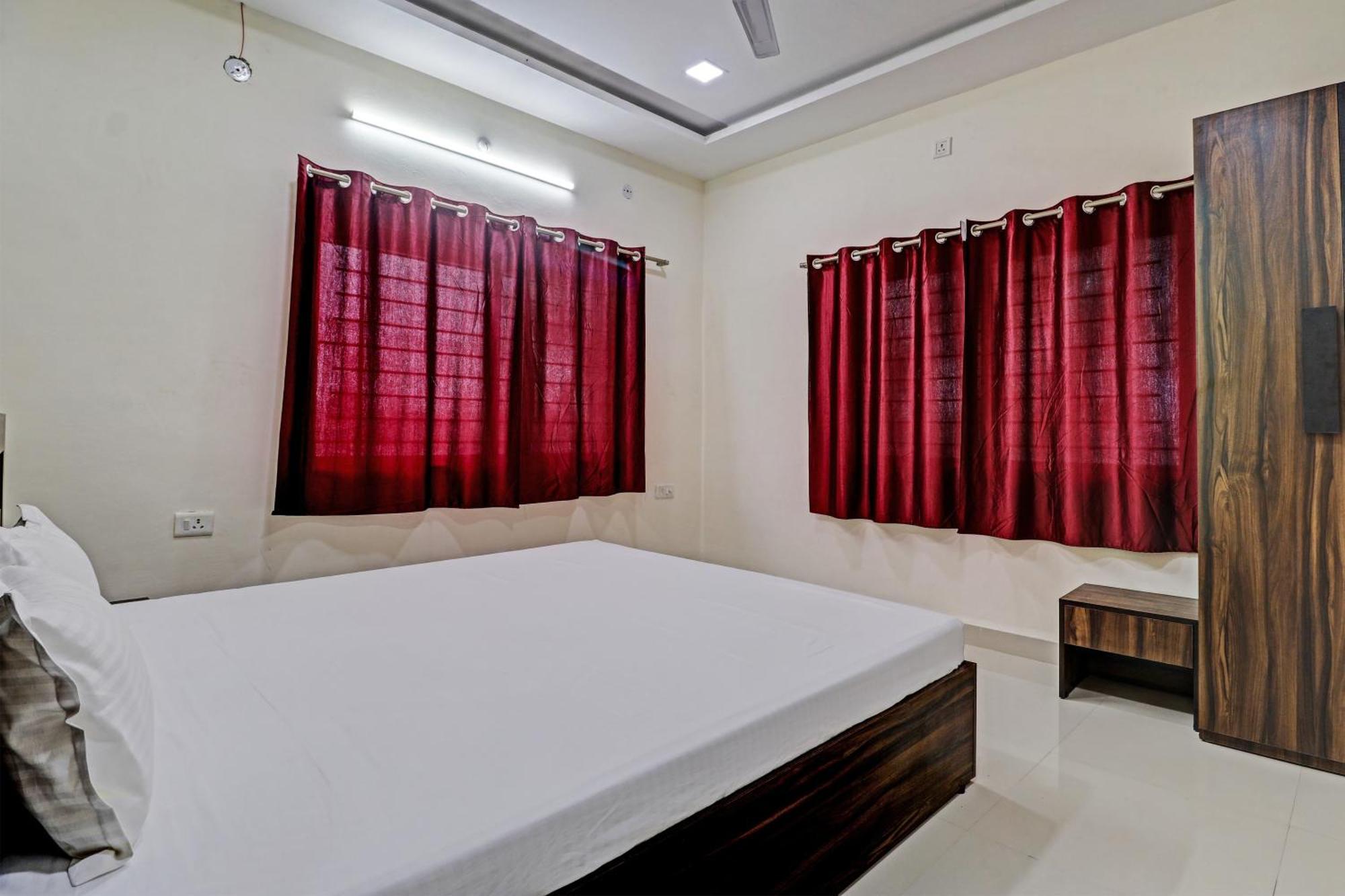 Super Hotel O Midway Treat Dhār المظهر الخارجي الصورة