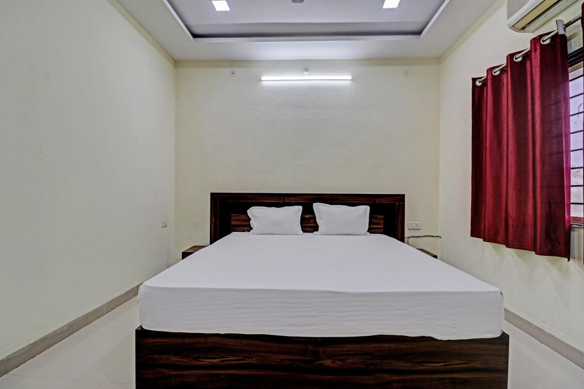 Super Hotel O Midway Treat Dhār المظهر الخارجي الصورة