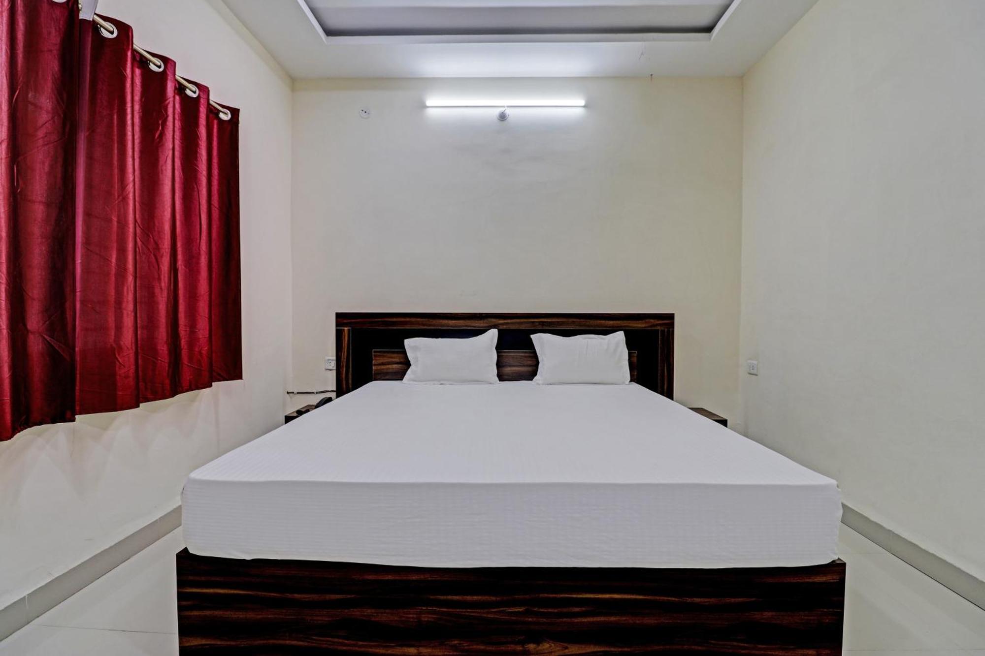 Super Hotel O Midway Treat Dhār المظهر الخارجي الصورة