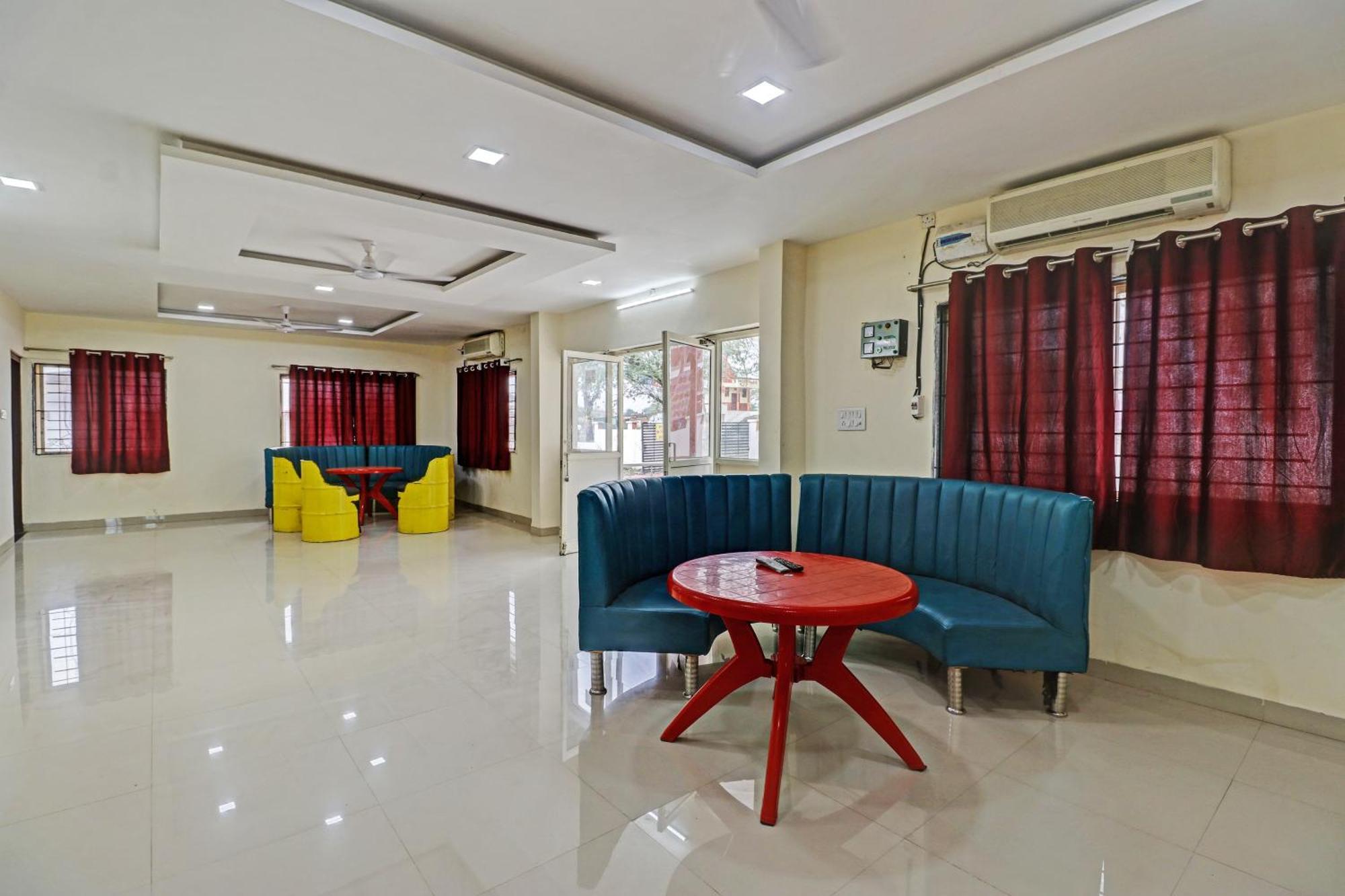 Super Hotel O Midway Treat Dhār المظهر الخارجي الصورة