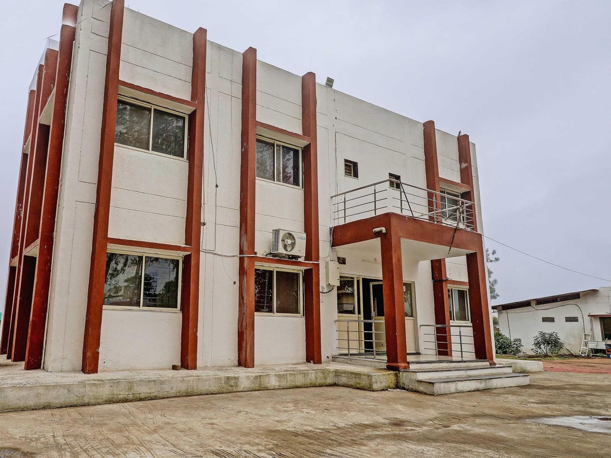 Super Hotel O Midway Treat Dhār المظهر الخارجي الصورة