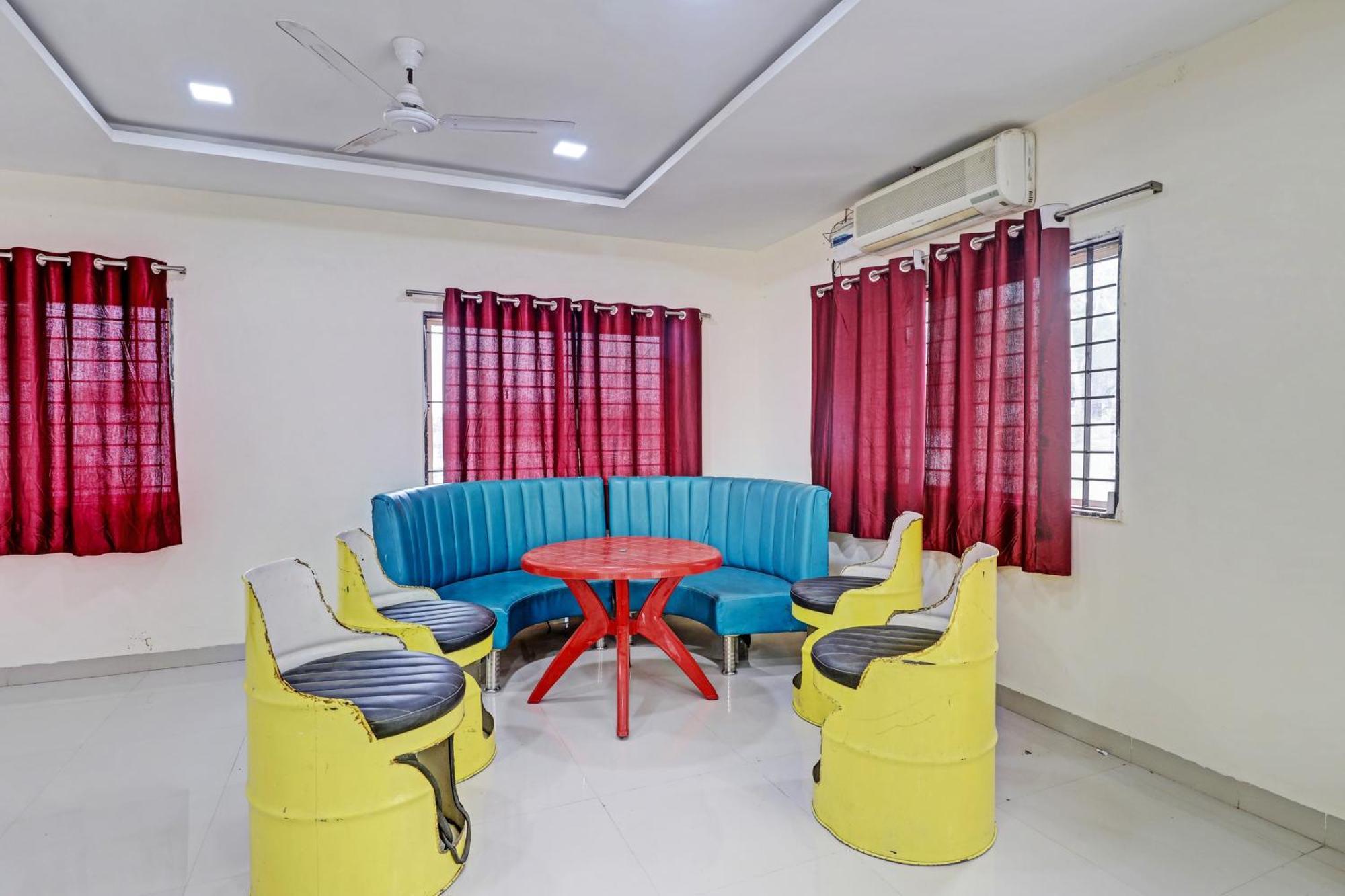 Super Hotel O Midway Treat Dhār المظهر الخارجي الصورة